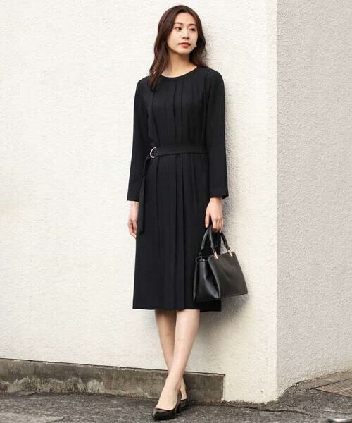 サテンジョーゼット プリーツワンピース （ロング・マキシ丈ワンピース