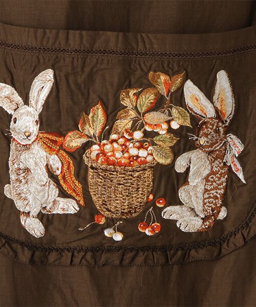 セール】 オータムチェリーとうさぎ刺繍入りローンタブリエ （その他