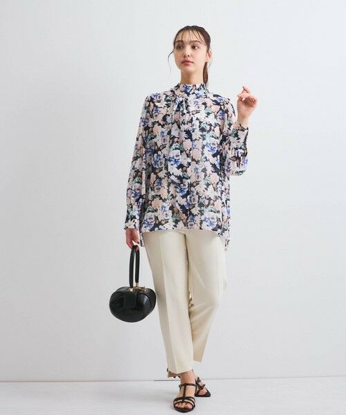 セール】 フラワーシアーハイネックブラウス≪洗濯機で洗える