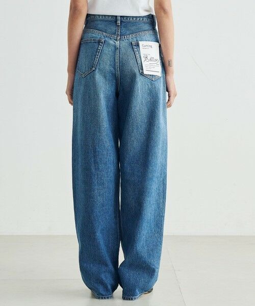 エッセンシャルデニム カービングパンツ （デニムパンツ