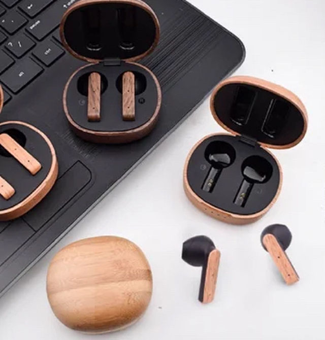 Victor ワイヤレスイヤホン 木目調 木製イヤホン」ビクターから登場