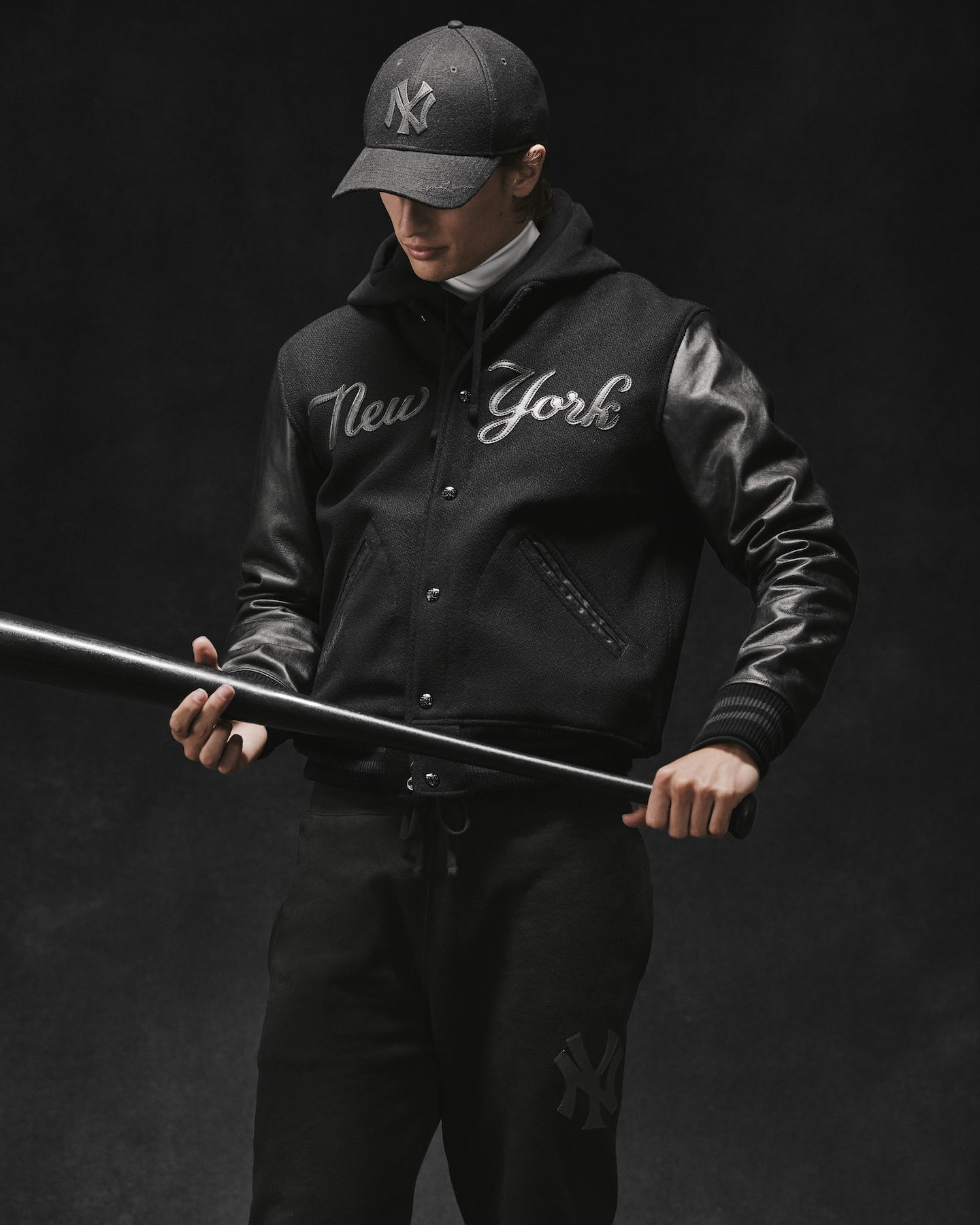 ラルフ ローレン」とMLBによるコラボ第2弾 黒をベースにした