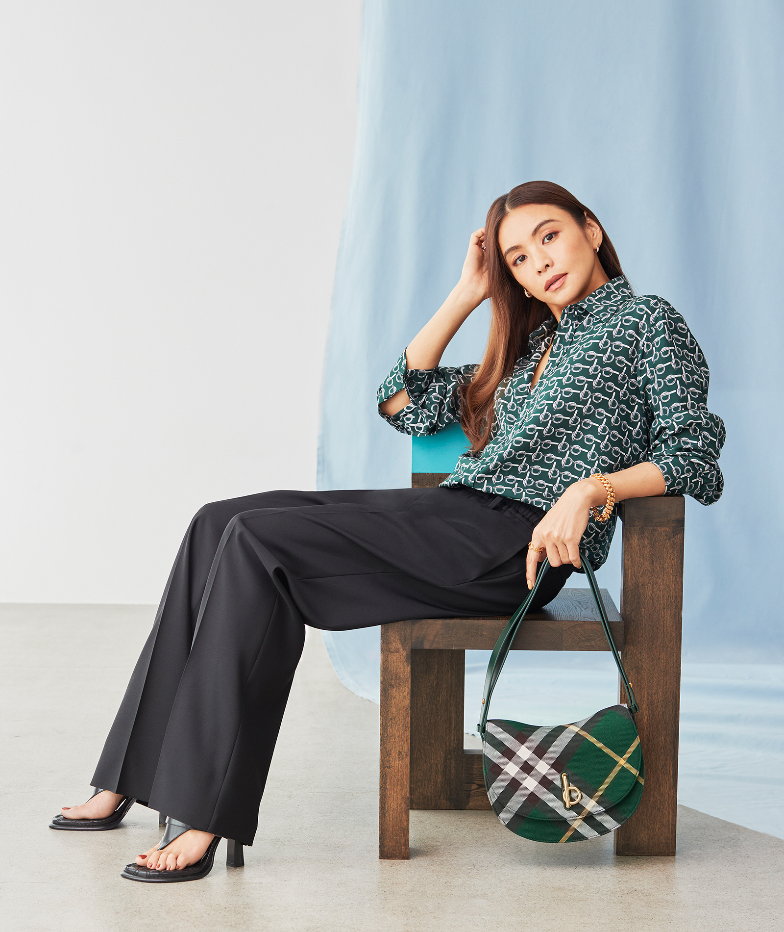 滝沢眞規子さんが着こなす！賢者のお買い物【新アイコンバッグ