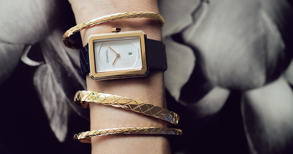 シャネル】大人の名品『ココ クラッシュ』は“時計と重ねて”楽しむのが