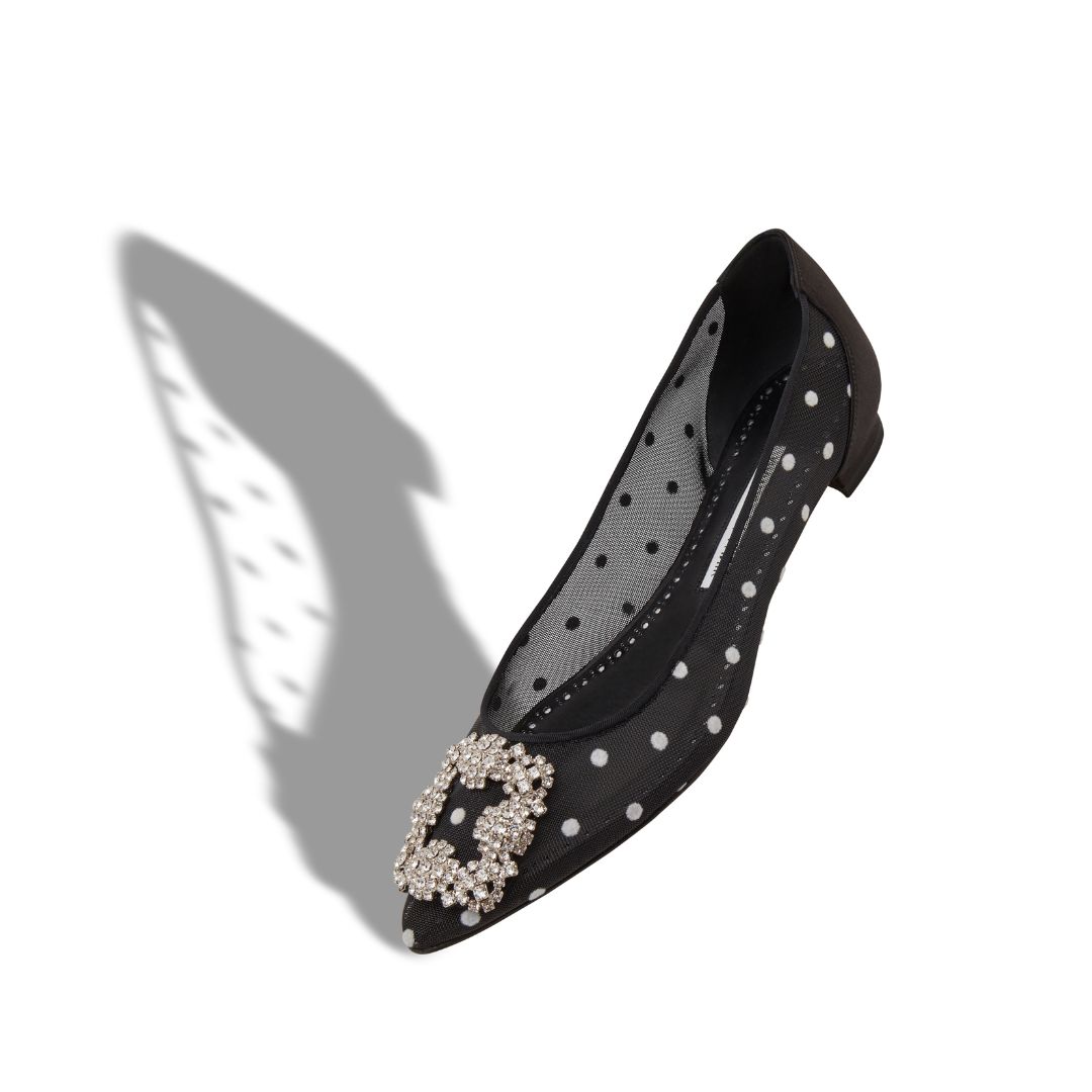 マノロ ブラニクの「ハンギシ」が子育てママに愛される理由【名作