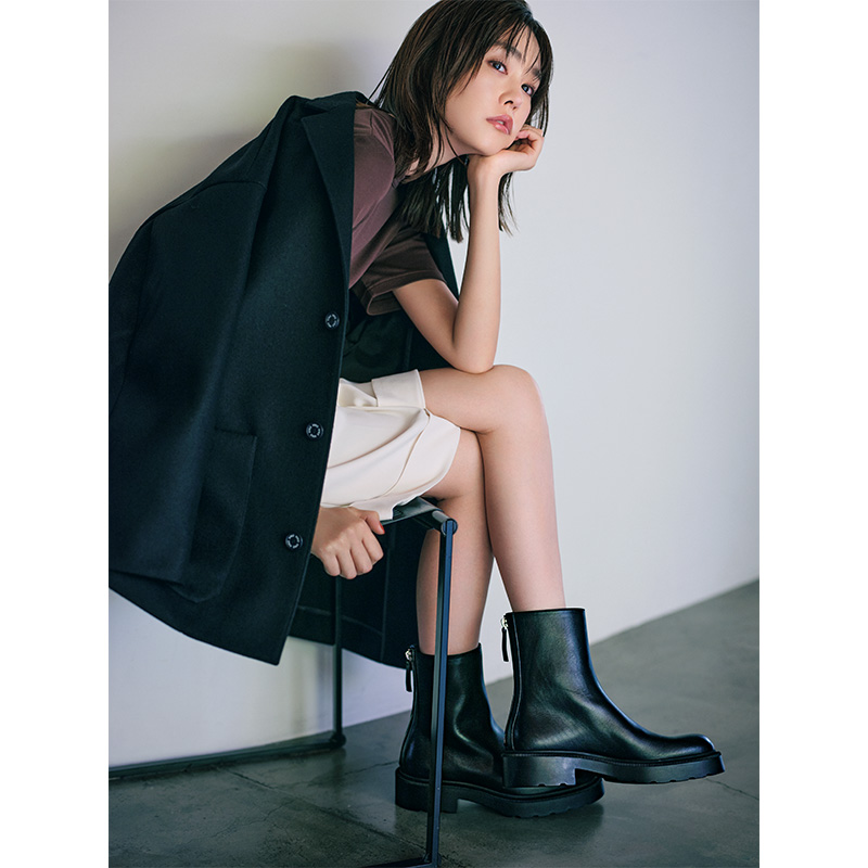 本命黒ブーツ速報】“ブーツ好き”桐谷美玲さんと厳選！＜ザ・ロウ