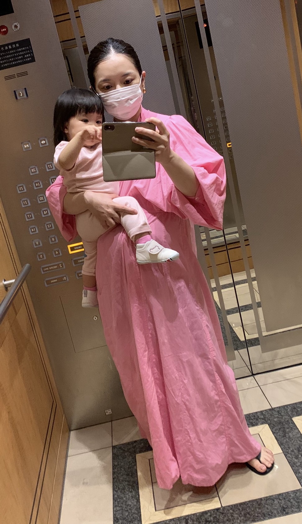 臨月コーデ】TEN×Ron Hermanのワンピースが年中使えて万能すぎる！ | VERY