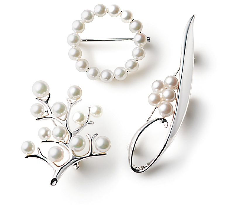 ロエベ、ディオールetc.]入園式ママに◎ハイブランドブローチ8選 | VERY