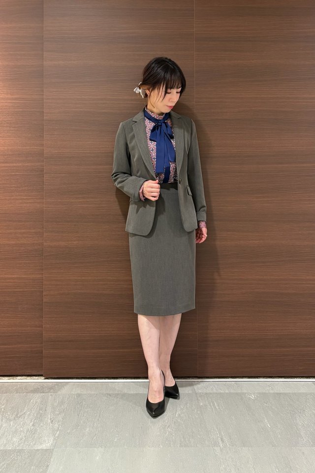 NARACAMICIE】幾何柄サテンボウタイ付長袖ブラウス(2(L)11号 ネイビー