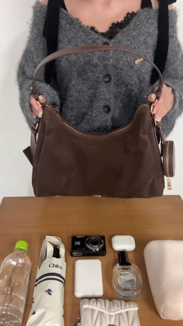 ポーチチャーム付きスエードコンビボストンバッグ | Chico(チコ