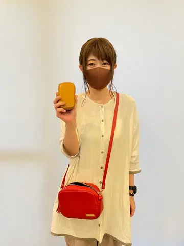 ミニレザーショルダーバッグ 2WAY 本革ポーチとしても使える タッセル