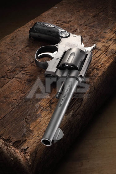 Kフレームダブルアクションリボルバーの原点“ハンドエジェクター”を