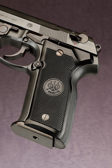 往年のベレッタピストルがカーボンブラックHWで蘇る「ウエスタン