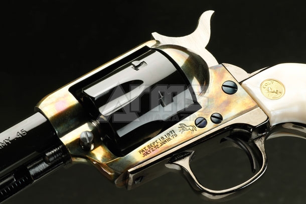 ケースハードン仕上げで美しい金属感を表現「ハートフォード コルト