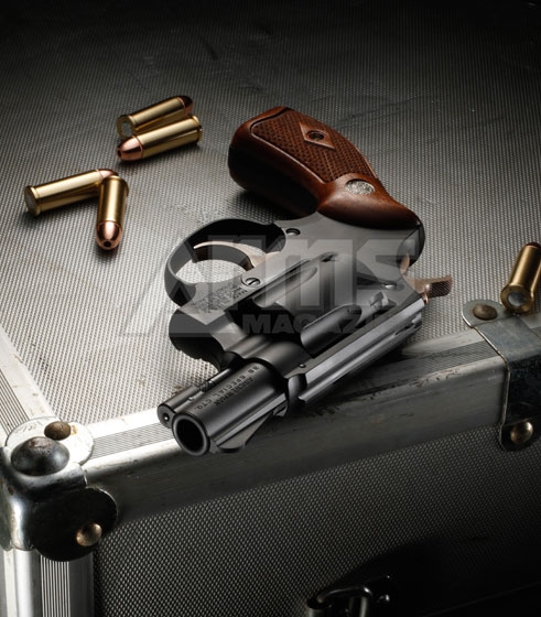 爆撃機搭乗員用のリボルバー!! 希少なプロトタイプを初再現「タナカ