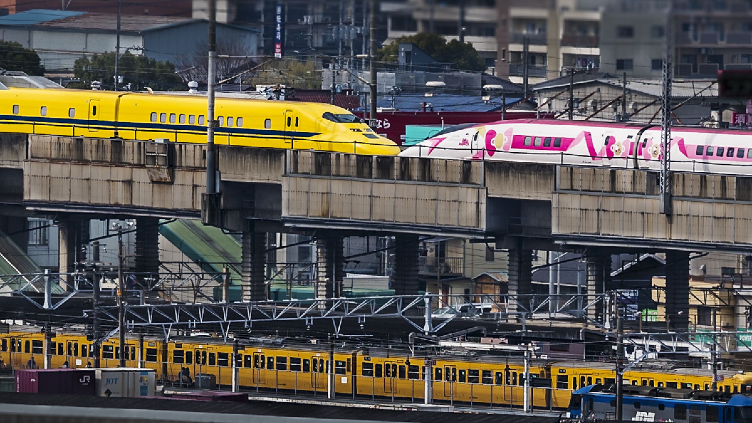 イエロードクター＆ハローキティのすれ違い | GANREF