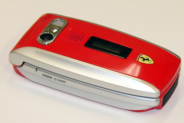 ボーダフォン、フェラーリ携帯「V302SH」発表 - ITmedia Mobile