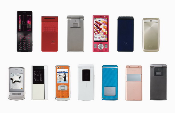 amadanaコラボ”や9.8ミリの極薄モデル、7.2Mbps HSDPAなど──ドコモ