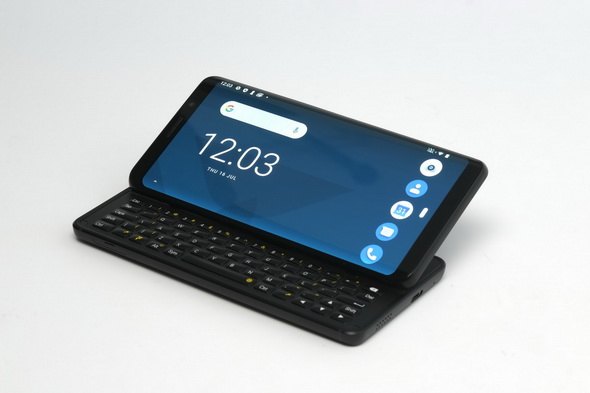 F(x)tec Pro1」レビュー ポケットに収まるサイズ感、QWERTYキーは日本