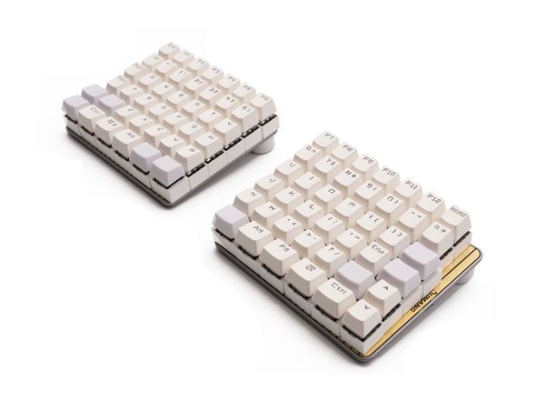 キーを自由に再配置できる左右分離型メカニカルキーボード、秋月電子で