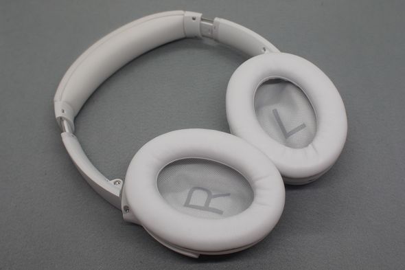 テレワーク時代に追い付いたBose「Quiet Comfort 45」 ダミーヘッドで