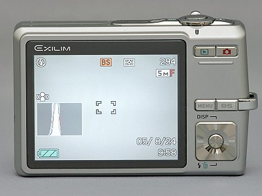 電池切れや失敗写真の心配いらず――カシオ「EXILIM ZOOM EX-Z500