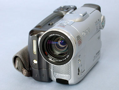 羊の皮をかぶった狼”っぽいDVカメラ――キヤノン「FV M30 KIT