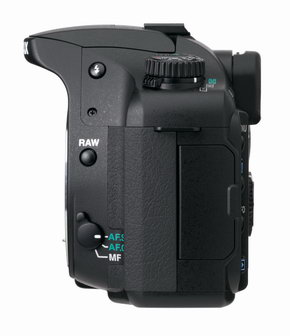 1020万画素＋手ブレ補正のデジタル一眼レフ中級機「PENTAX K10D