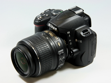 手ほどきしてくれる優しいデジ一眼――ニコン「D3000」：レビュー（1/3