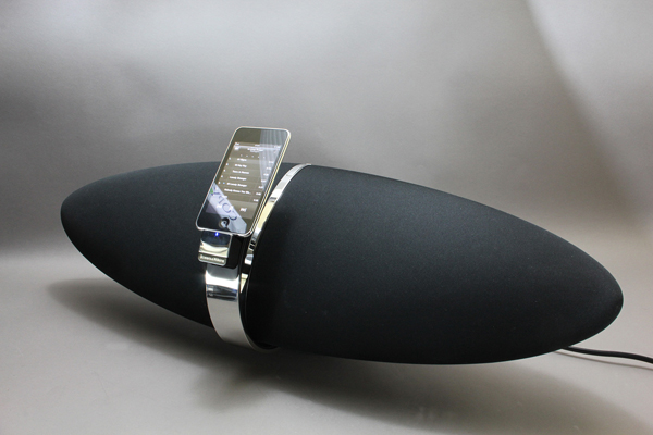 デザインも機能も桁違い？ B&W「Zeppelin Air」に驚いた：野村ケンジの