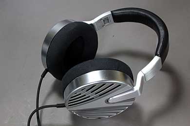 フラグシップの風格、ULTRASONE「edition12」を聴く：野村ケンジのぶら