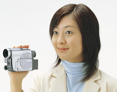 日立、DVDカムに2メガ機と世界最小モデル - ITmedia NEWS