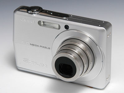 日常でもビジネスでもOKな多機能モデル――カシオ「EXILIM ZOOM EX-Z600