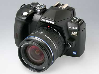 手ブレに強くゴミの心配もない“全部入り”――オリンパス「E-510