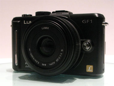 世界最小最軽量のコンパクト一眼、「DMC-GF1」登場 - ITmedia NEWS