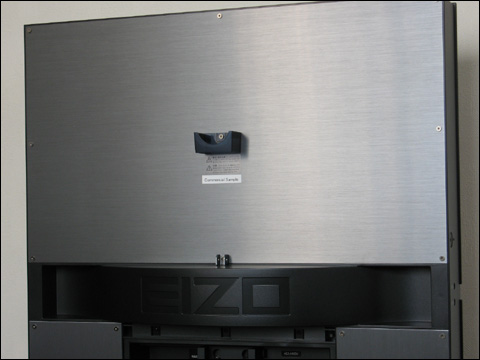 スタンディングフォルム”“シンプリーコンプリート”の完成形──FORIS