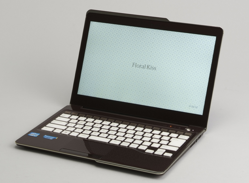 大人カワイイ！ この秋注目のおしゃれノート「Floral Kiss」：女子力