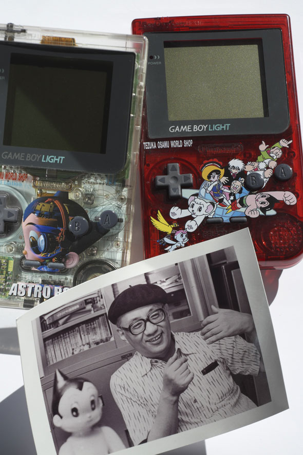 漫画神の贈り物――「ゲームボーイライト 手塚治虫ワールドショップ限定