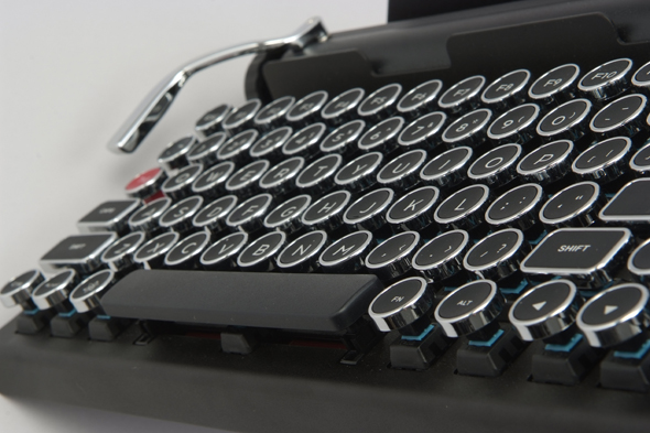 タイプライター風キーボード「Qwerkywriter」でレトロメカニカルの