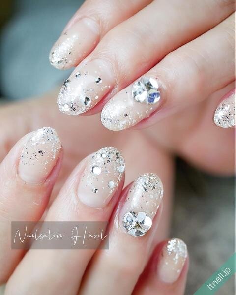 来季トレンドのスパンコールを意識した【グリッターネイル】｜Infoseek