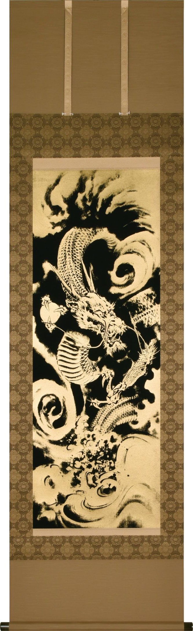 掛け軸 江河 四神守護山水図 絹本 希少 軸装 茶道具 掛軸 美品 です。