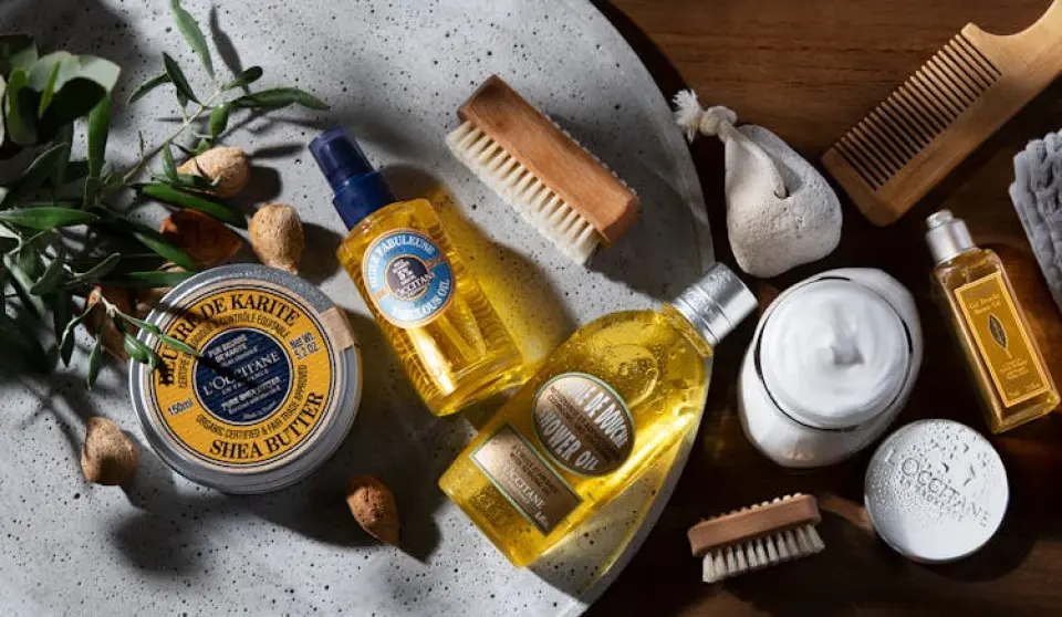 ロクシタン プロヴァンスの工場、ミュージアムショップ、庭園のガイド