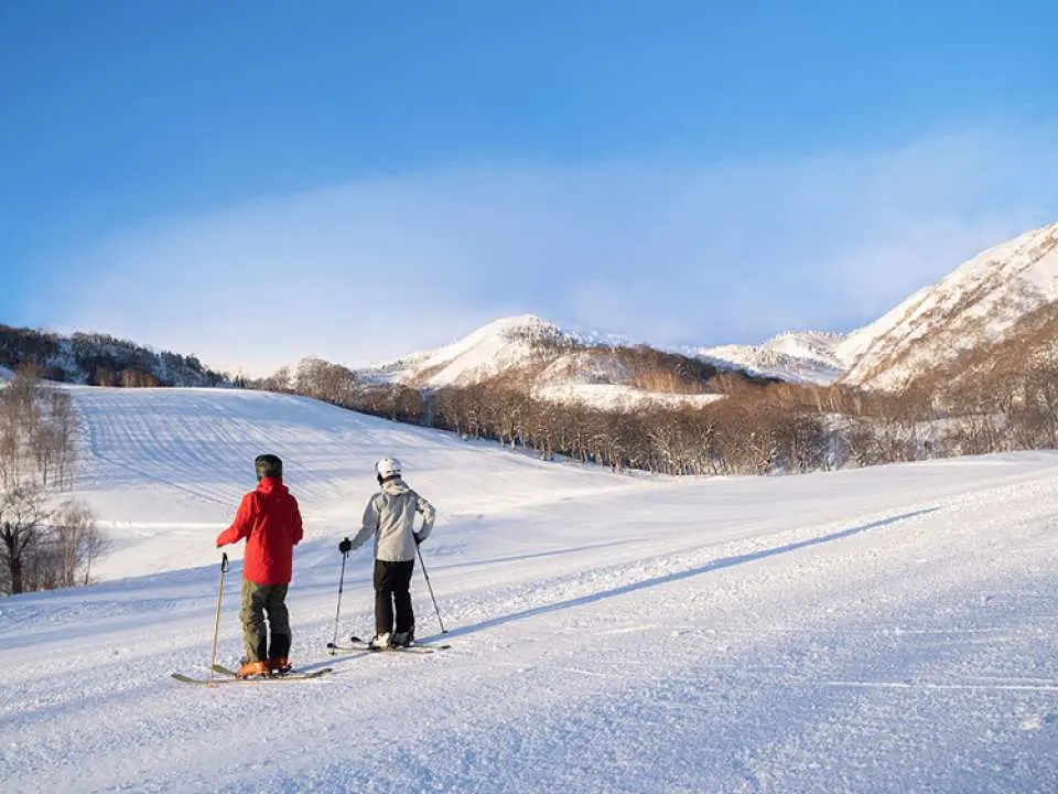 春割】苗場スキー場・かぐらスキー場 1日リフト券（新潟） - KKday