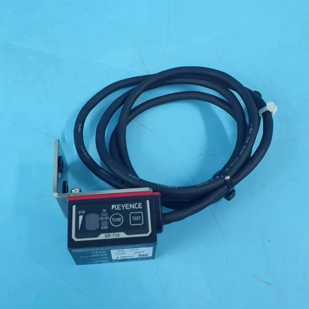 New Original Keyence Sr-710 Ultra-Compact 1d and 2D Code Reader