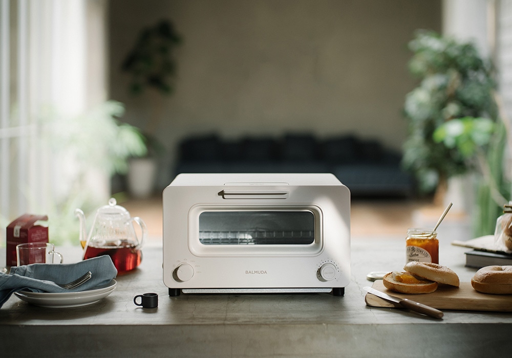 この一台で朝を変える 感動のトースター BALMUDA The Toaster – MAG