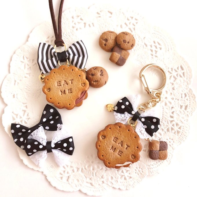 Myaa Sweets 様 不思議の国のアリスクッキーバッグチャーム アリス風