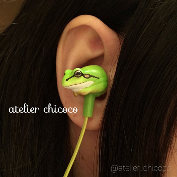ひょっこりカエルのイヤホンジャック - atelier chicoco | minne byGMO