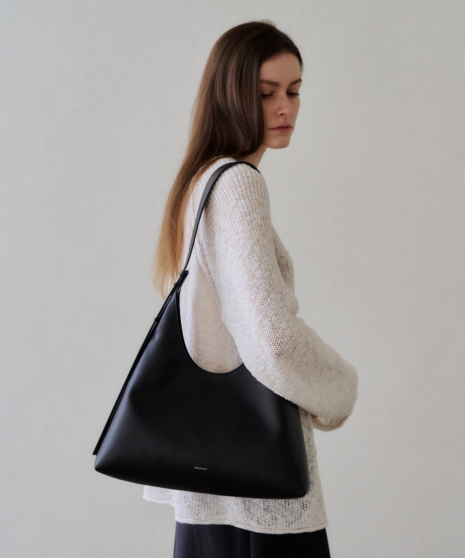 MUSINSA | MONOROW ANGLE BAG BLACK