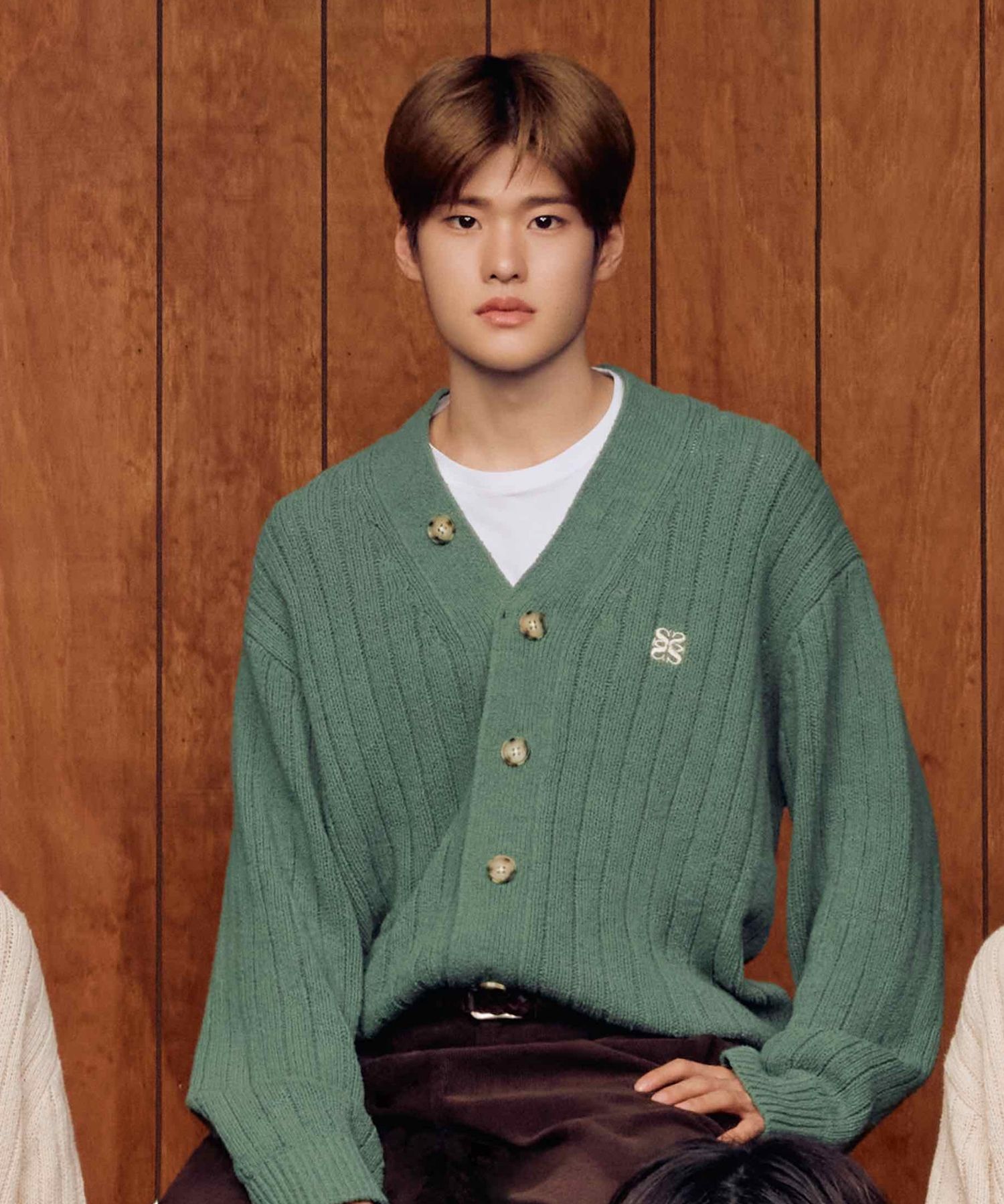 MUSINSA公式 | SATUR パロオーバーサイズブークルカーディガンセージ