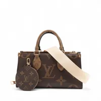 ルイ・ヴィトン モノグラム ジャイアント リバース オンザゴー EW